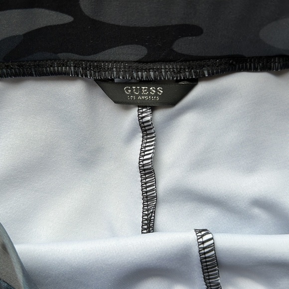 GUESS Workout Set - Picture 6 of 9